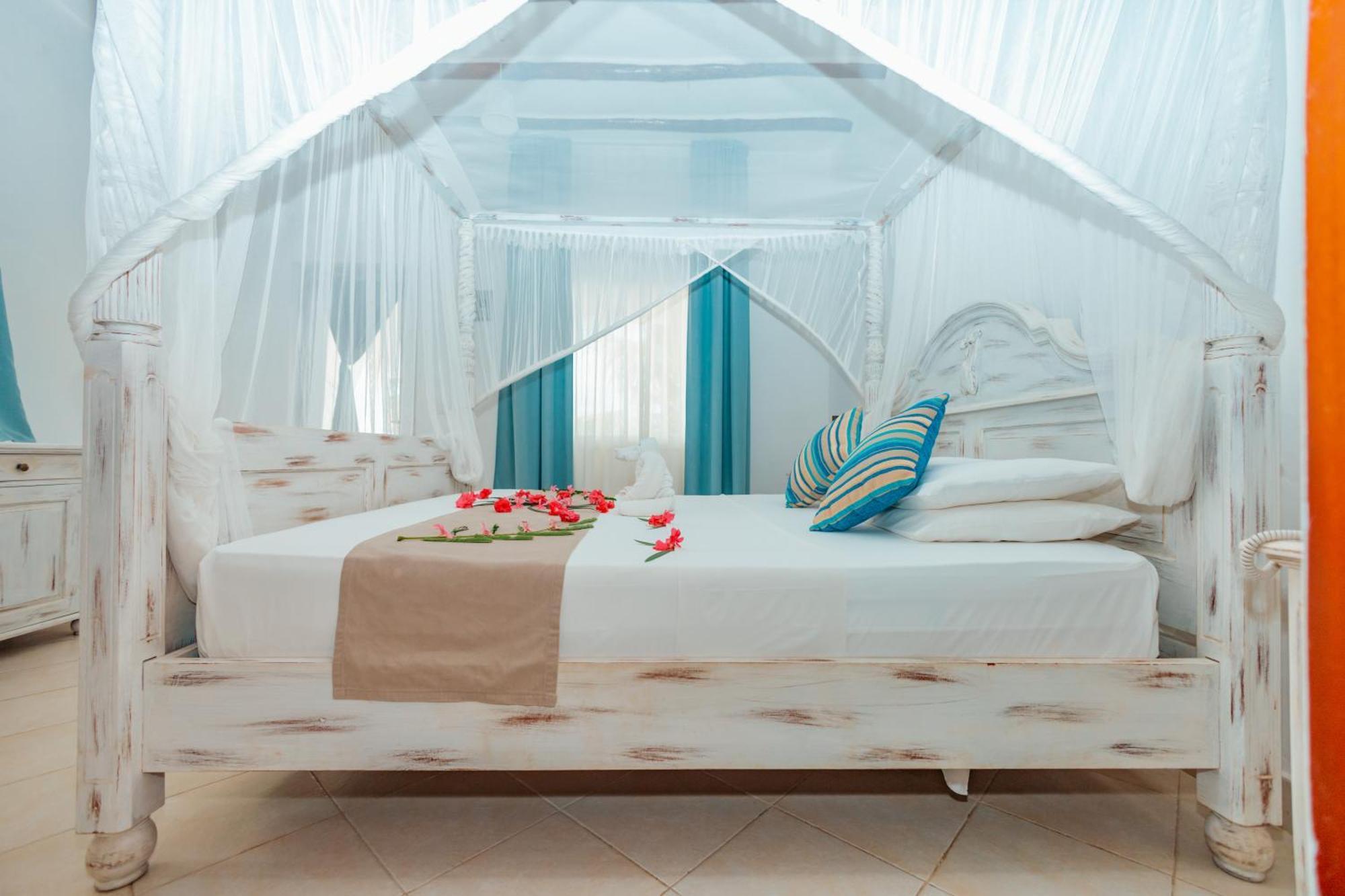 Twiga Beach Resort Watamu Esterno foto