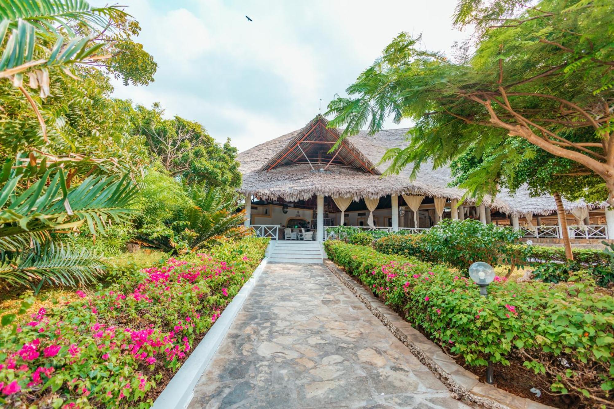 Twiga Beach Resort Watamu Esterno foto