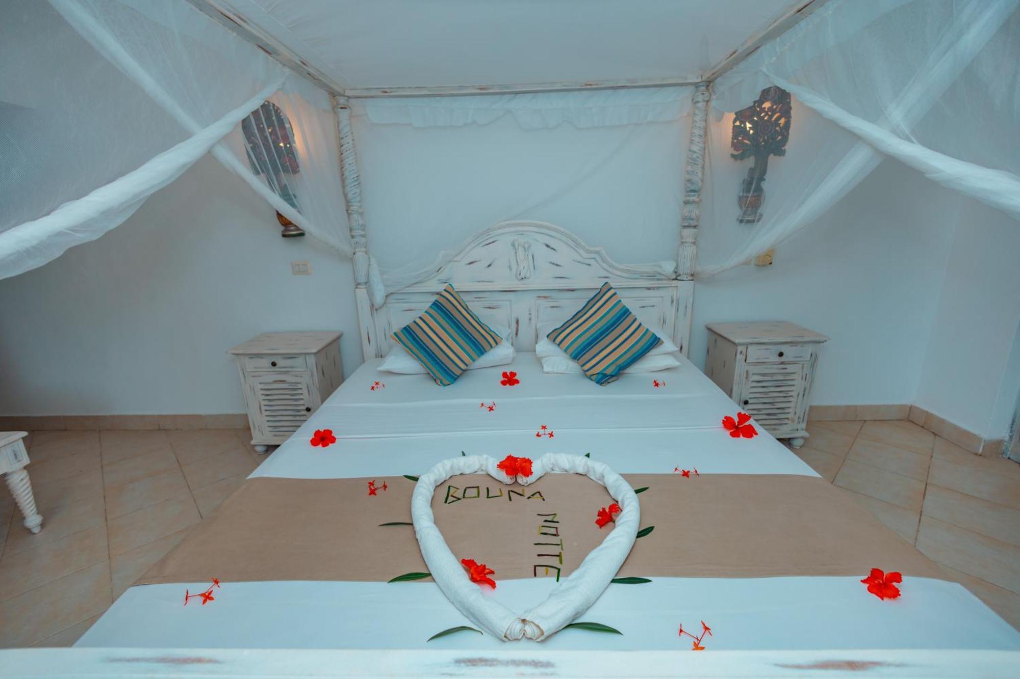 Twiga Beach Resort Watamu Esterno foto