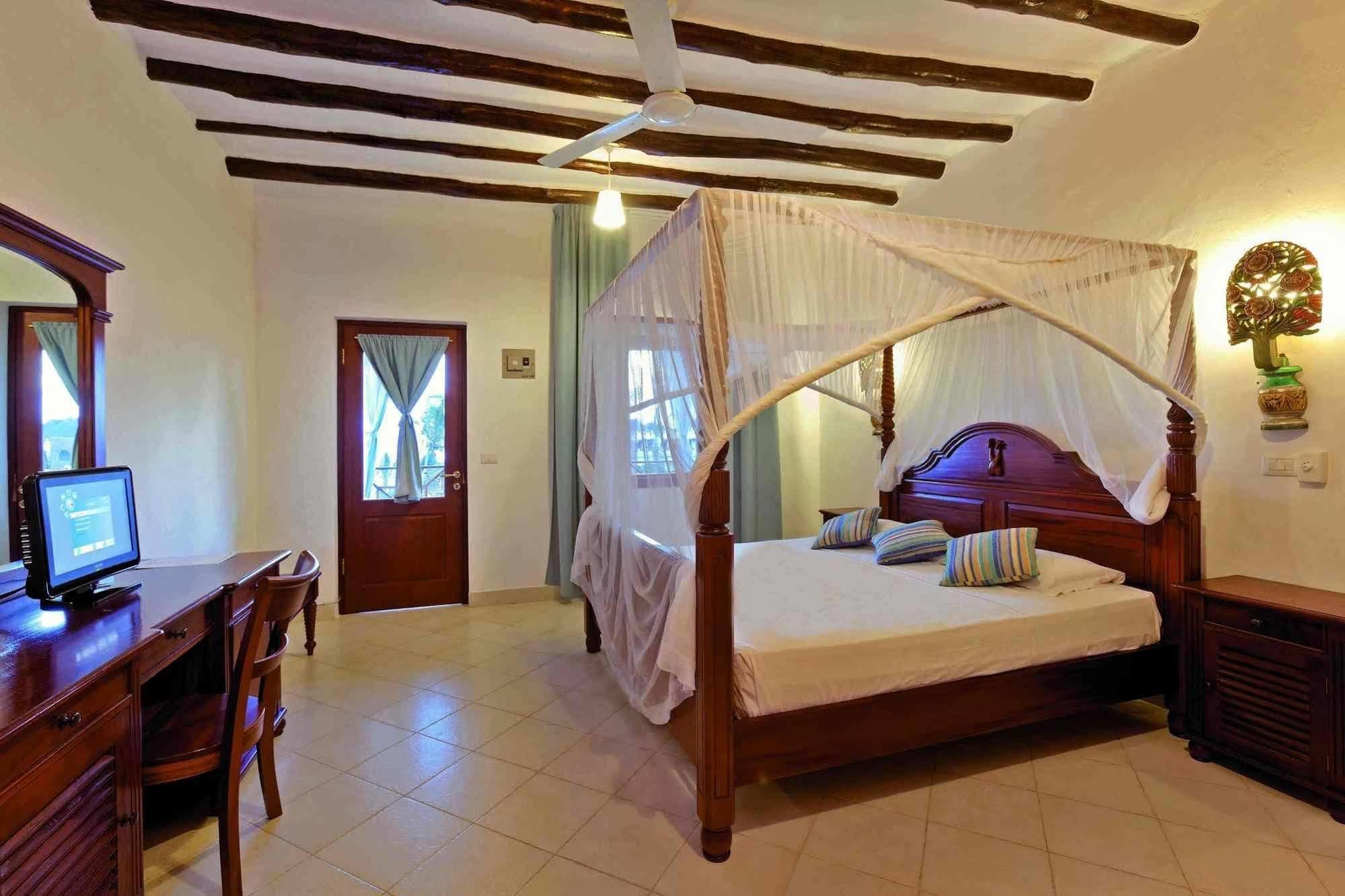 Twiga Beach Resort Watamu Esterno foto